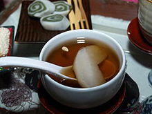 加入朝鲜米糕同吃的梨熟 加入朝鲜米糕同吃的梨熟